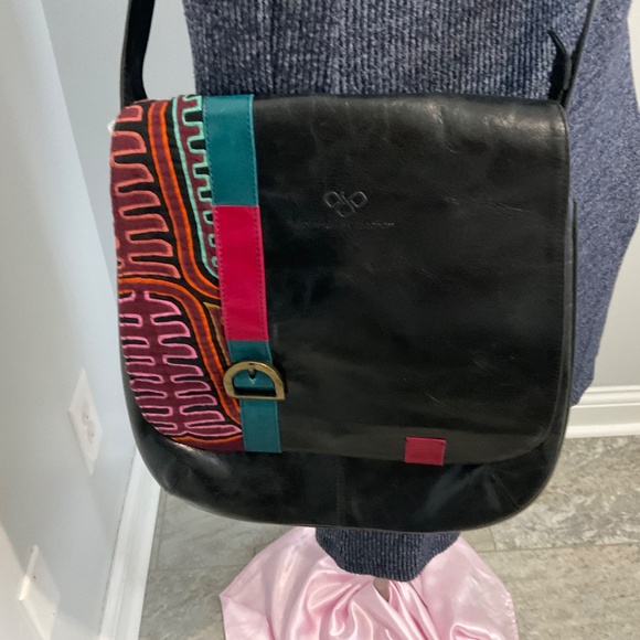 Columbian black leather crossbody - Picture 4 of 9